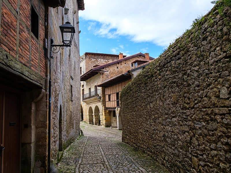 Calle empedrada de Potes.